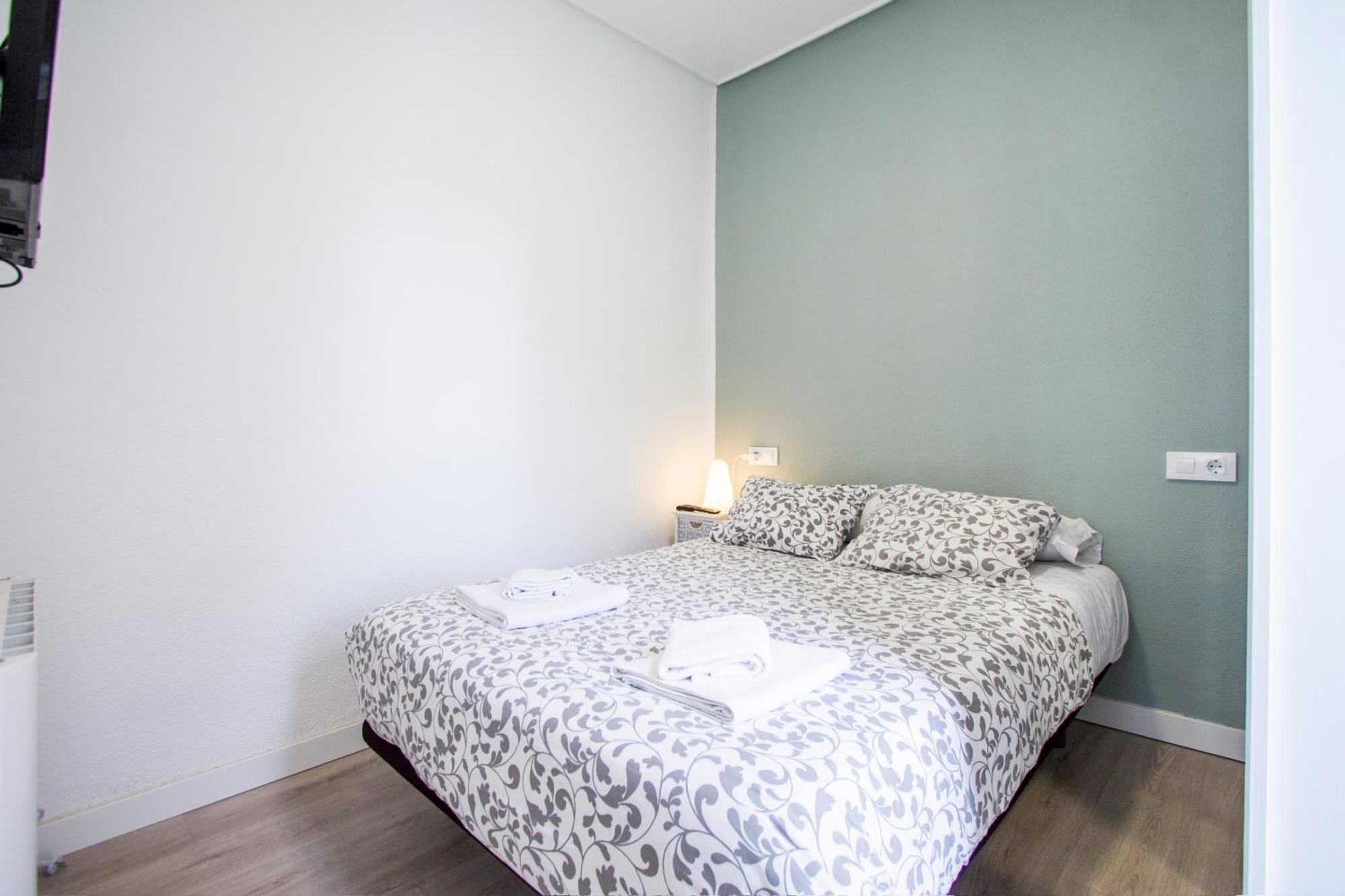 Apartamentos Tetuan Sandino Madrid Exterior foto